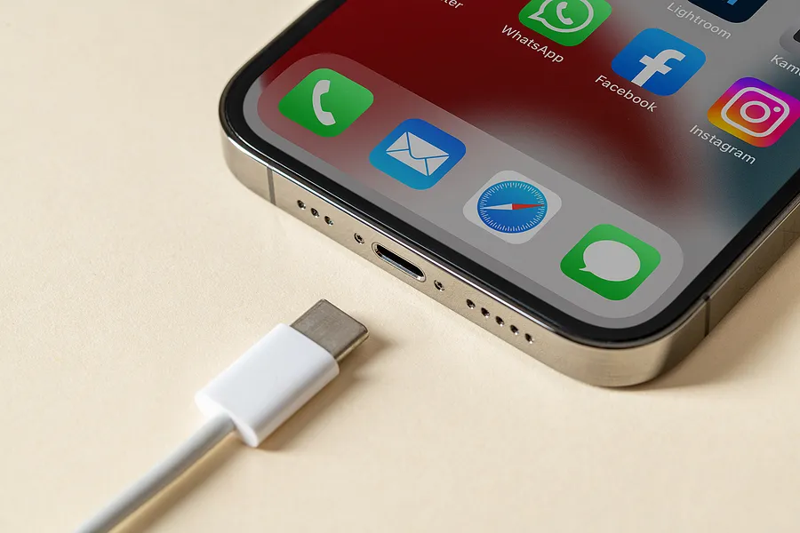 iPhone con el cable desconectado